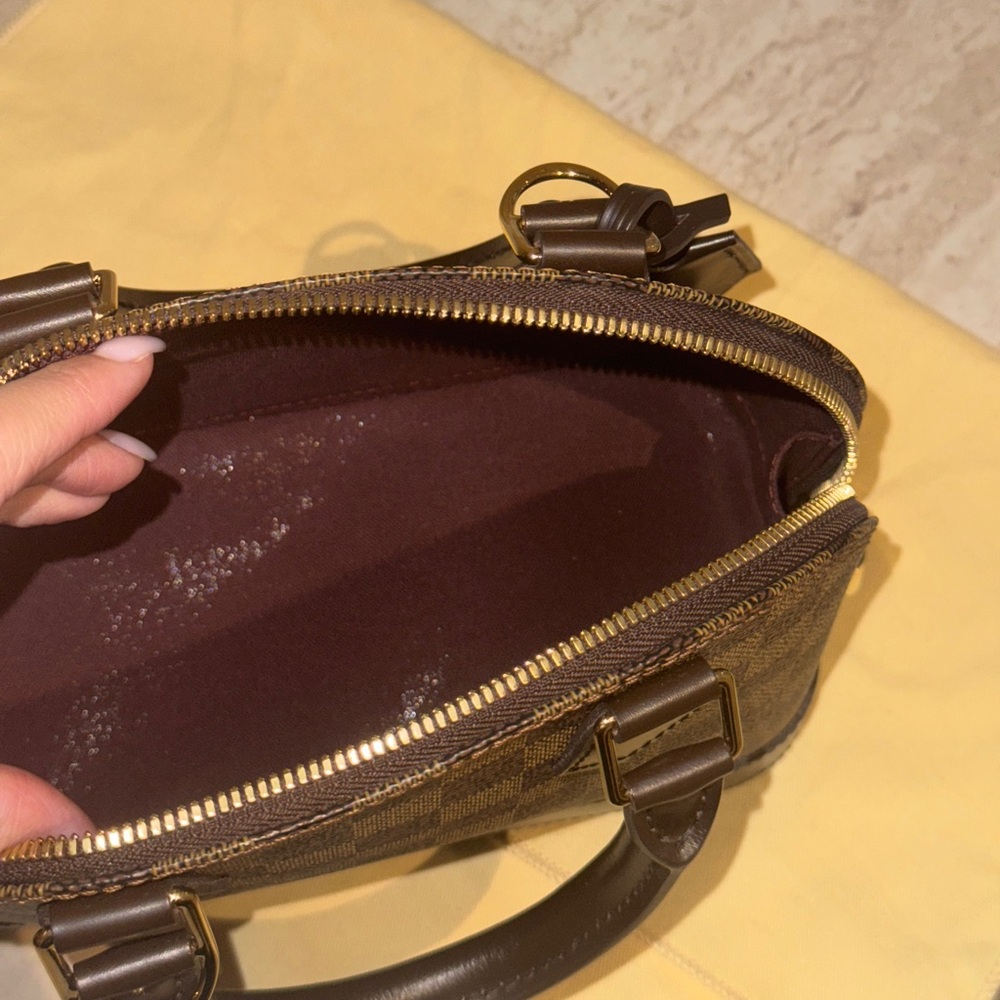Louis Vuitton Alma BB - Picture 9 of 11